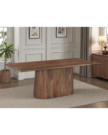 Table Armaan en bois massif de manguier intégrée dans une salle à manger élégante