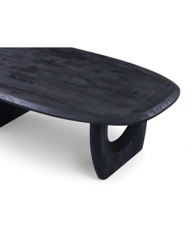 Détail du plateau en bois massif d’acacia de la table basse Aman