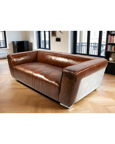 Aviator Sofa aus braunem Vintage-Leder im Wohnambiente – Modell Isahia